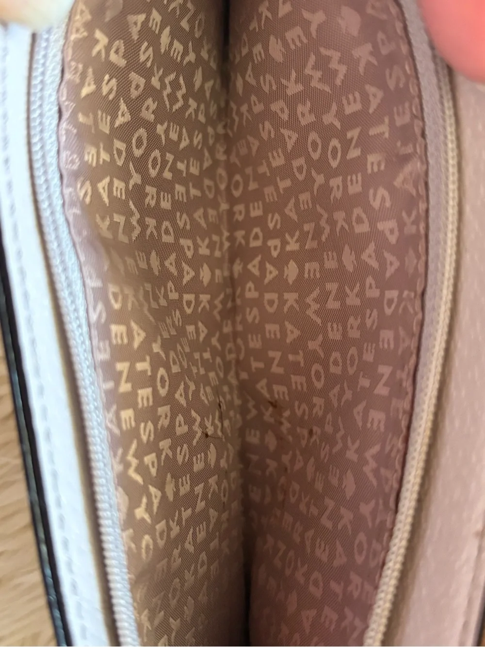 Kate Spade Layton Wellesley Grand Street Zip Wristlet Wallet Mousse Frosting EUC